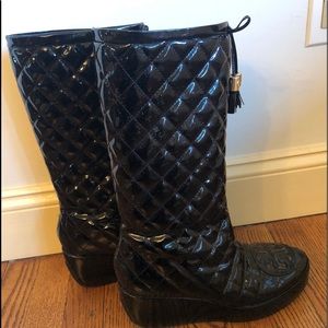 TORY BURCH Quilted Rainboots patent leather size 8